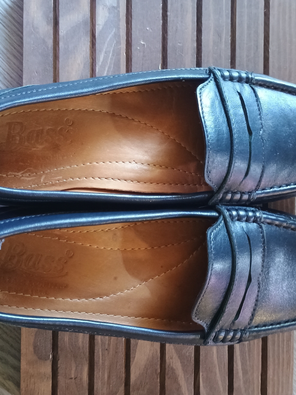 Bass Amanda Women’s 7M Navy Blue Leather Penny Loafers Classic Preppy Shoes